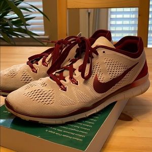 Nike trainers size 9.